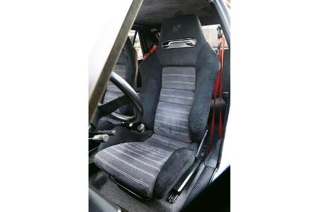 Lancia Delta HF integrale, Fahrersitz