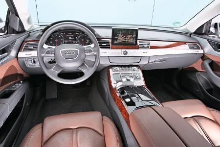 Audi A8 4.2 FSI Quattro, Cockpit