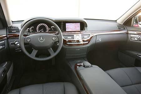 Ein ganz neues Mercedes-Gefühl. Die Bildschirmmenüs beweisen logische Gestaltung.