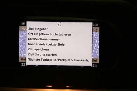 Die S-Klasse hat die beste Sprachsteuerung, aber die ist kein Bedien-Allheilmittel.