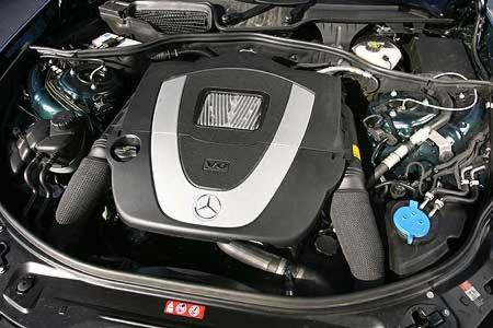 Nichts zu sehen, wenig zu hören: V6-Motor als unauffällige Antriebsquelle.