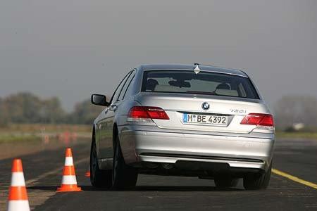 Die BMW-Heckpartie wurde beim letzten Facelift geglättet.