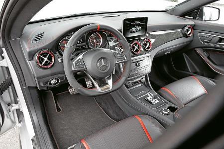 Mercedes CLA 45 AMG Shooting Brake, Cockpit