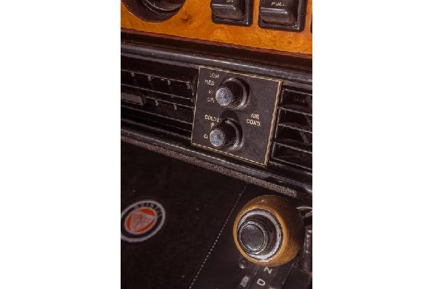 Bristol 412 SII Zagato, Bedienelemente