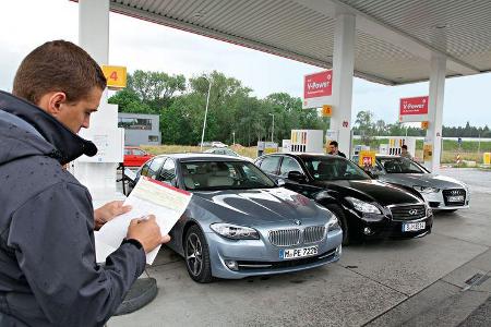Audi A6 Hybrid, BMW Active Hybrid 5, Infiniti M35h, Tankstelle