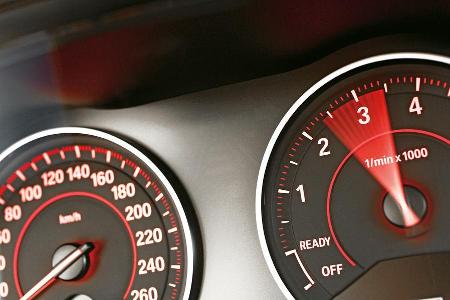 BMW M235i, Rundinstrumente