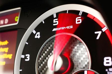 Mercedes A 45 AMG, Rundinstrumente