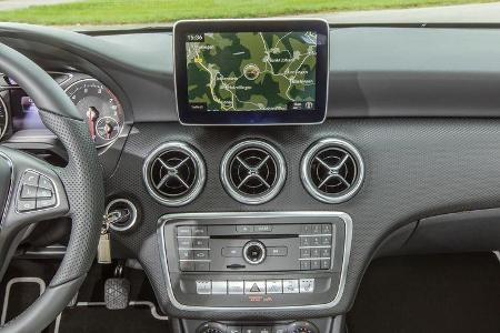 Mercedes A 180, Navi, Monitor