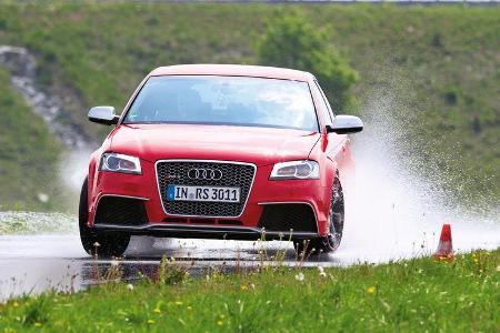 Audi RS3 Sportback, Teststrecke, Front, nasse Straße