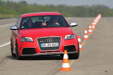 Audi RS3 Sportback, Teststrecke, Front, Kurvenverhalten, Hütchen
