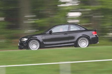 BMW Einser M Coupe, Seitenansicht, Gelände