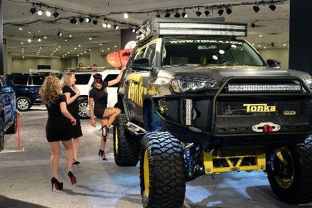 New York Auto Show 2038