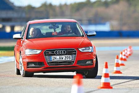 Audi S4, Frontansicht, Slalom