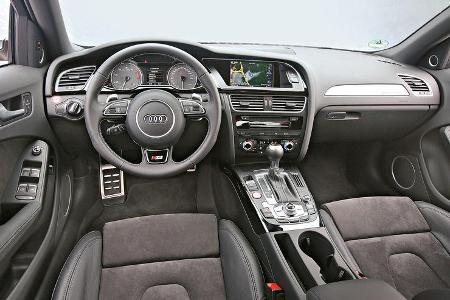 Audi S4, Cockpit