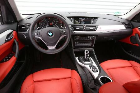BMW X1 x-Drive 28i, Cockpit, Lenkrad
