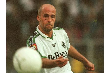 Im Gladbach-Dress, wie hier im Bild, kennt man Michael Frontzeck. Von Januar bis Sommer 1996 bestritt der Abwehrspieler aber...