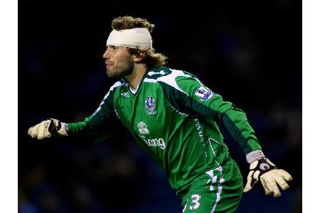 Nach den Stationen Bayern München und 1. FC Köln schloss sich Stefan Wessels 2007 dem FC Everton an, wo er fünfmal zwischen ...