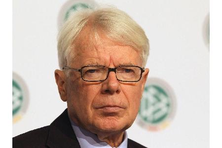 WM-Aufstockung: DFL-Präsident Rauball moniert Rolle Europas WM-Aufstockung: DFL-Präsident Rauball moniert Rolle Europas