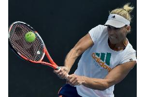 Kerber startet Mission Titelverteidigung mit Night Session