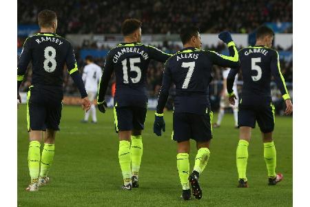 England: Arsenal besiegt Swansea und Clement - Chelsea gewinnt ohne Costa England: Arsenal besiegt Swansea und Clement - Chelsea gewinnt ohne Costa