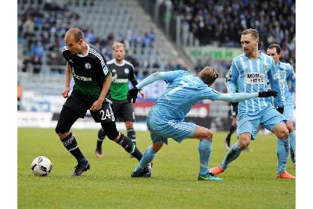 Schalke verliert Generalprobe bei Badstuber-Debüt