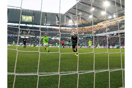 Patzer des Tages: Luiz Gustavo und Diego Benaglio (VfL Wolfsburg) Patzer des Tages: Luiz Gustavo und Diego Benaglio (VfL Wolfsburg)