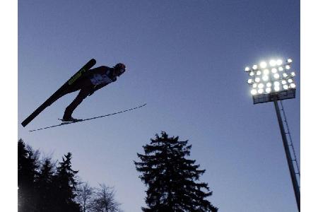 Skispringer holen Mixed-Silber bei Junioren-WM - Rang drei im Medaillenspiegel Skispringer holen Mixed-Silber bei Junioren-WM - Rang drei im Medaillenspiegel