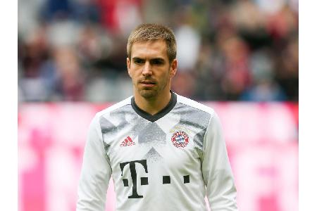 Lahm beendet im Sommer seine Karriere - vorerst nicht Bayern-Sportdirektor Lahm beendet im Sommer seine Karriere - vorerst nicht Bayern-Sportdirektor