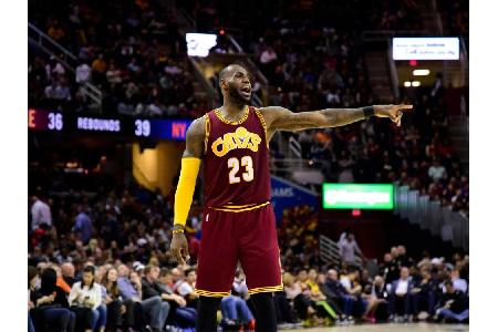 NBA: James mit Triple-Double bei Cavaliers-Sieg - Curry führt Golden State zum Erfolg NBA: James mit Triple-Double bei Cavaliers-Sieg - Curry führt Golden State zum Erfolg