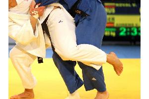 Grand Prix in Düsseldorf: Stoll-Sieg zum Auftakt