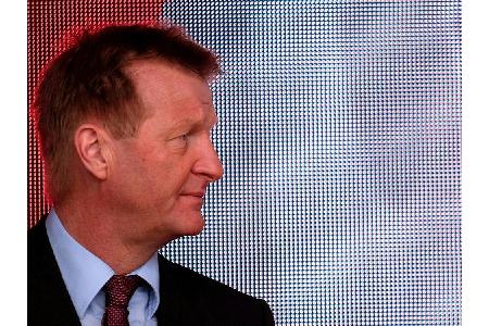Nach Krawallen: NRW-Innenminister Jäger fordert Umdenken in den Fankurven Nach Krawallen: NRW-Innenminister Jäger fordert Umdenken in den Fankurven
