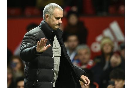 TV-Interview abgebrochen: Mourinho sieht sich mal wieder als Schiri-Opfer TV-Interview abgebrochen: Mourinho sieht sich mal wieder als Schiri-Opfer