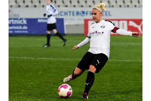 Frauenfußball: Kapitänin Lehmann verlängert in Essen