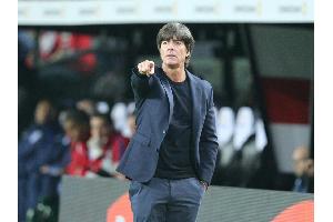 Löw für Zeitstrafen und vierte Auswechslung