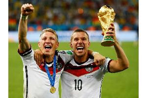 Schweinsteiger schreibt Podolski: "Servus, mein Freund"