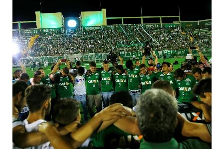 90 Tage nach Katastrophe: Chapecoense's erste Auslandsreise 90 Tage nach Katastrophe: Chapecoense's erste Auslandsreise