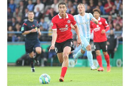 Nach 49 Minuten führt Mainz im August 2014 beim Drittligisten aus Chemnitz mit 2:0, dann wird es kurios: Der CFC gleicht aus...