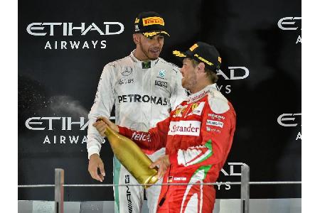 Mercedes flirtet mit Vettel: Mercedes flirtet mit Vettel: