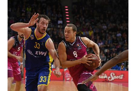 Schwethelm bleibt bei den EWE Baskets Oldenburg