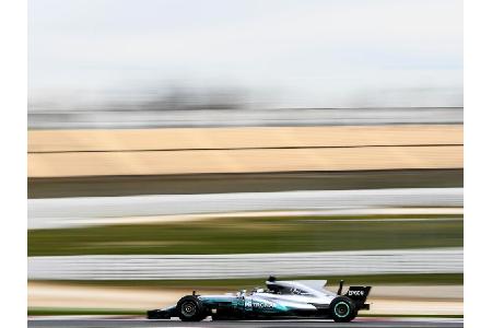 Mercedes-Pilot Bottas mit schnellster Winter-Zeit bisher - Alonso wettert gegen Honda Mercedes-Pilot Bottas mit schnellster Winter-Zeit bisher - Alonso wettert gegen Honda