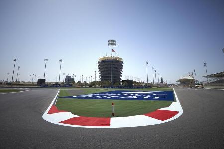 Nur eine Woche später startet der erste Wüsten-Grand-Prix des Jahres. Besonders markant auf dem Circuit in der Sakhir-Wüste ...
