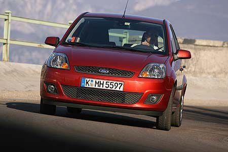 ESP ist erst ab dem 1,6-Liter-Motor zu haben.