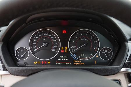 BMW 340i, Rundinstrumente