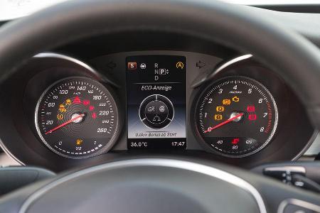 Mercedes C400 4Matic, Rundinstrumente