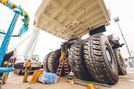 Liebherr T 264 Muldenkipper Bauma 2016