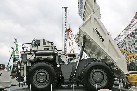 Liebherr T 264 Muldenkipper Bauma 2016