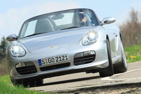 Platz 24 teilen sich der Porsche Boxster RS 60 Spyder - das Jubiläumsmodell des kleinen offenen Sportwagens aus Zuffenhausen...