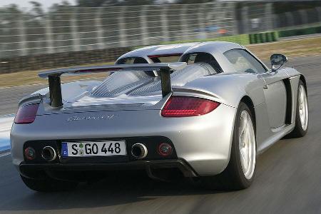 ... pfeilt mit glatten 72 km/h durch den Parcours.
