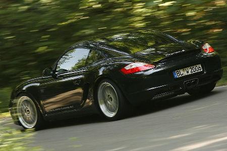 Der Cayman RS, 72,2 km/h schnell stürmt gemeinsam ...