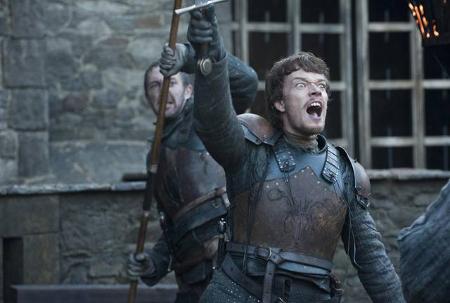 Alfie Allen scheint in der Serie besonders schlecht wegzukommen, denn als zwielichtiger und betrügerischer 